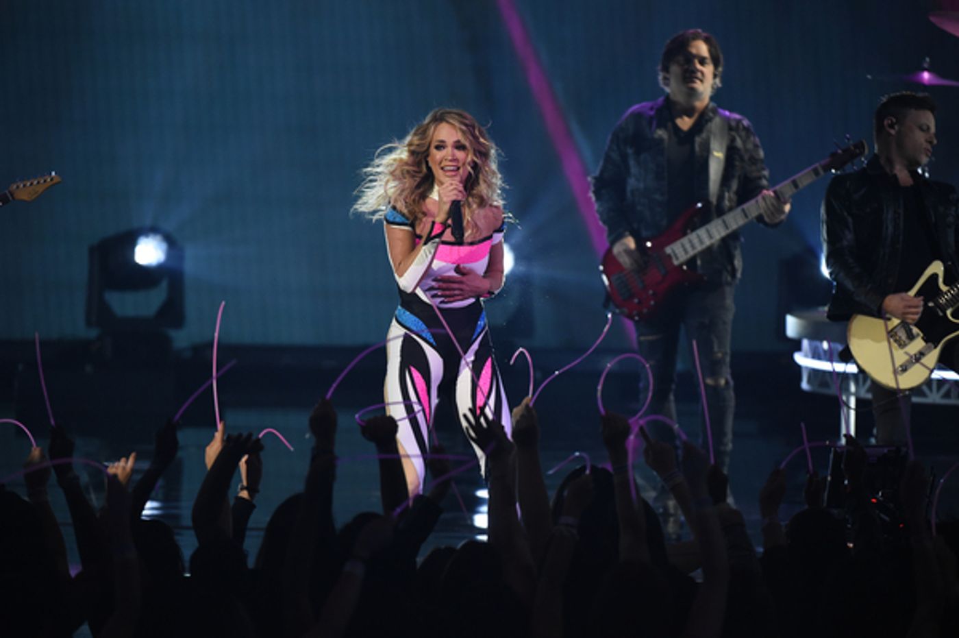 Photos: Inside The American Music Awards With Wayne Brady, Taylor Swift & More  Image