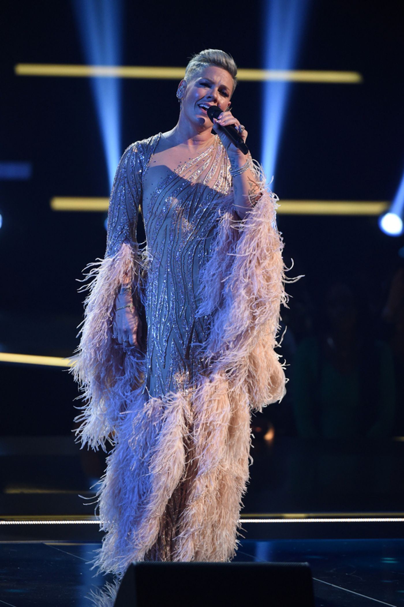 Photos: Inside The American Music Awards With Wayne Brady, Taylor Swift & More  Image