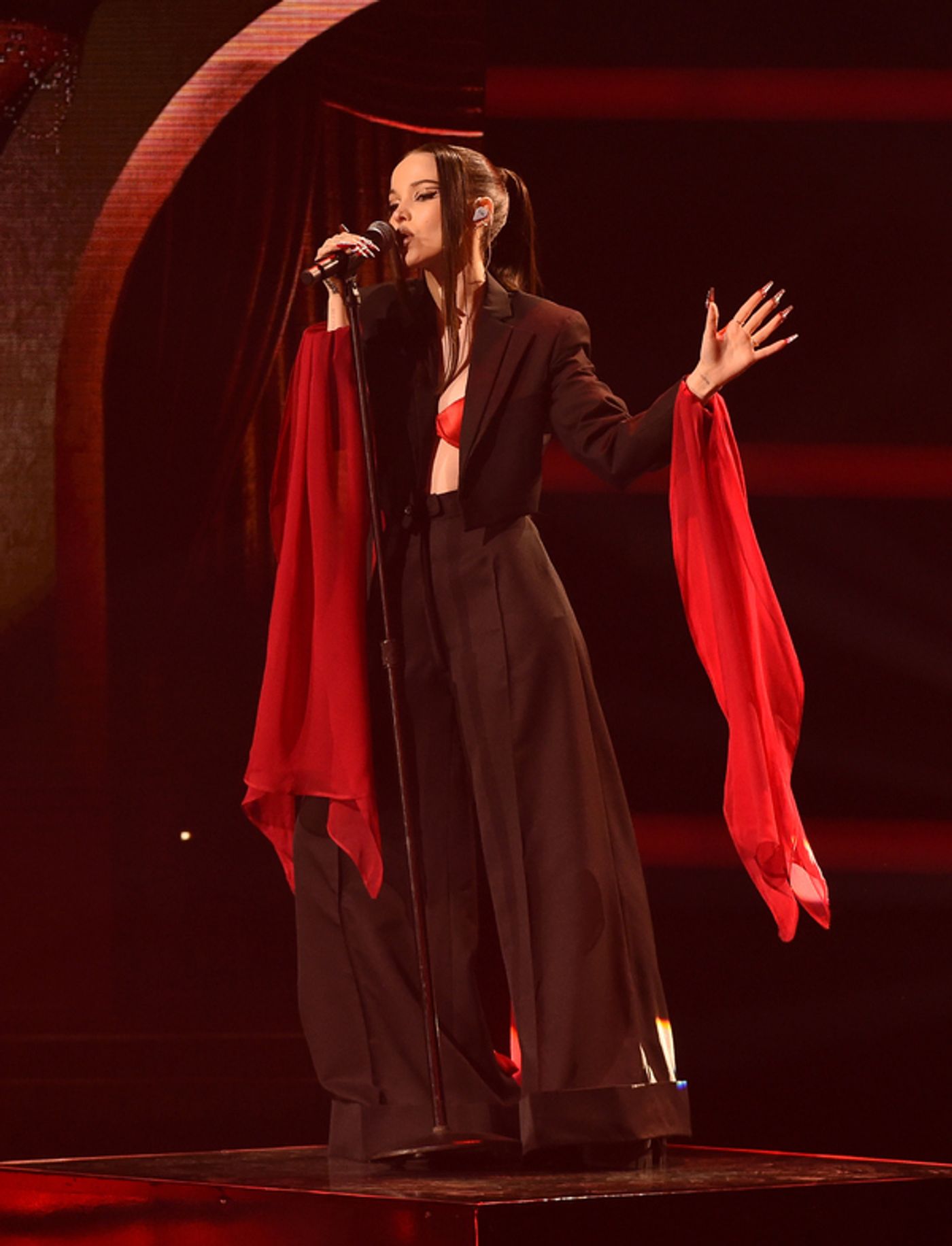 Photos: Inside The American Music Awards With Wayne Brady, Taylor Swift & More  Image