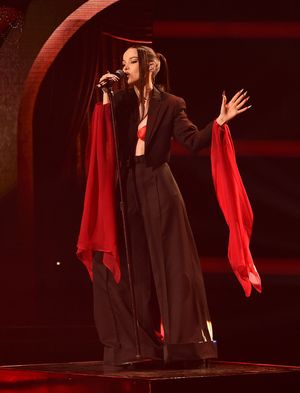 Dove Cameron @ BroadwayWorld Dove Cameron Photo