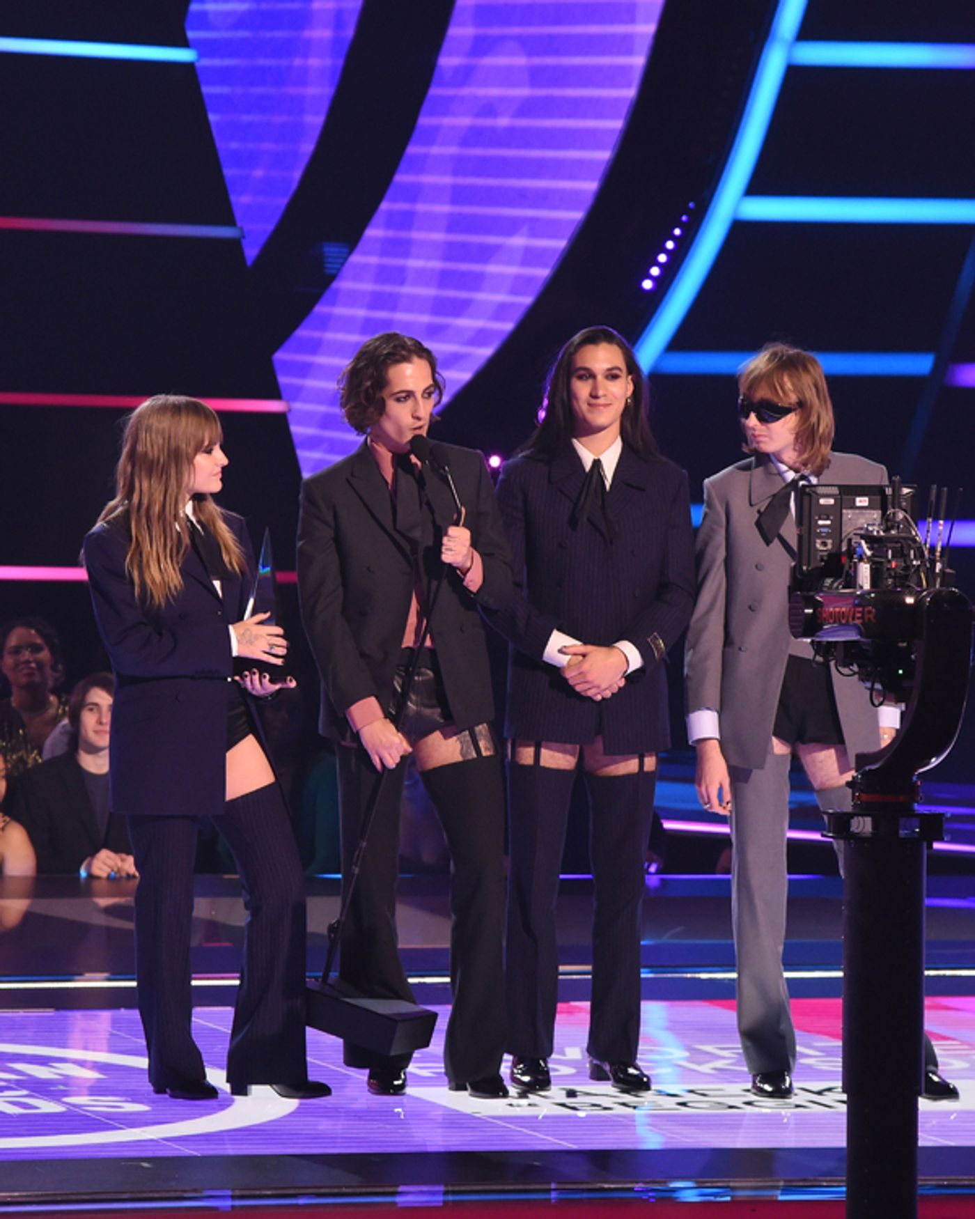 Photos: Inside The American Music Awards With Wayne Brady, Taylor Swift & More  Image