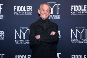 Joel Grey Photo