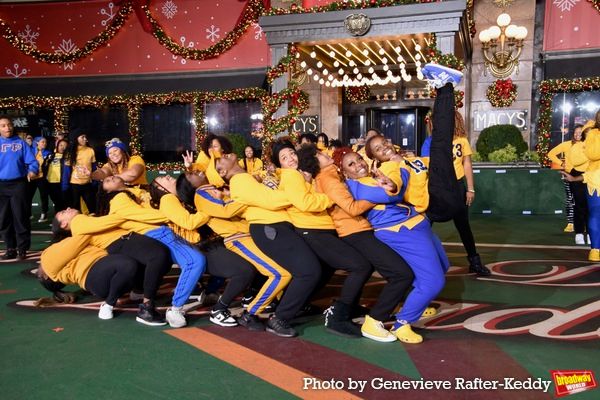 Photos: Gloria Estefan, The Radio City Rockettes, and More Rehearse For the Macy's Thanksgiving Day Parade  Image