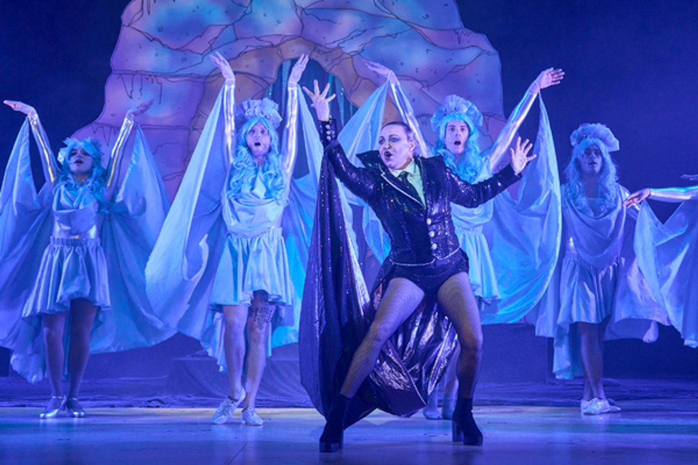 Photos: First Look at MOTHER GOOSE at Hackney Empire  Image