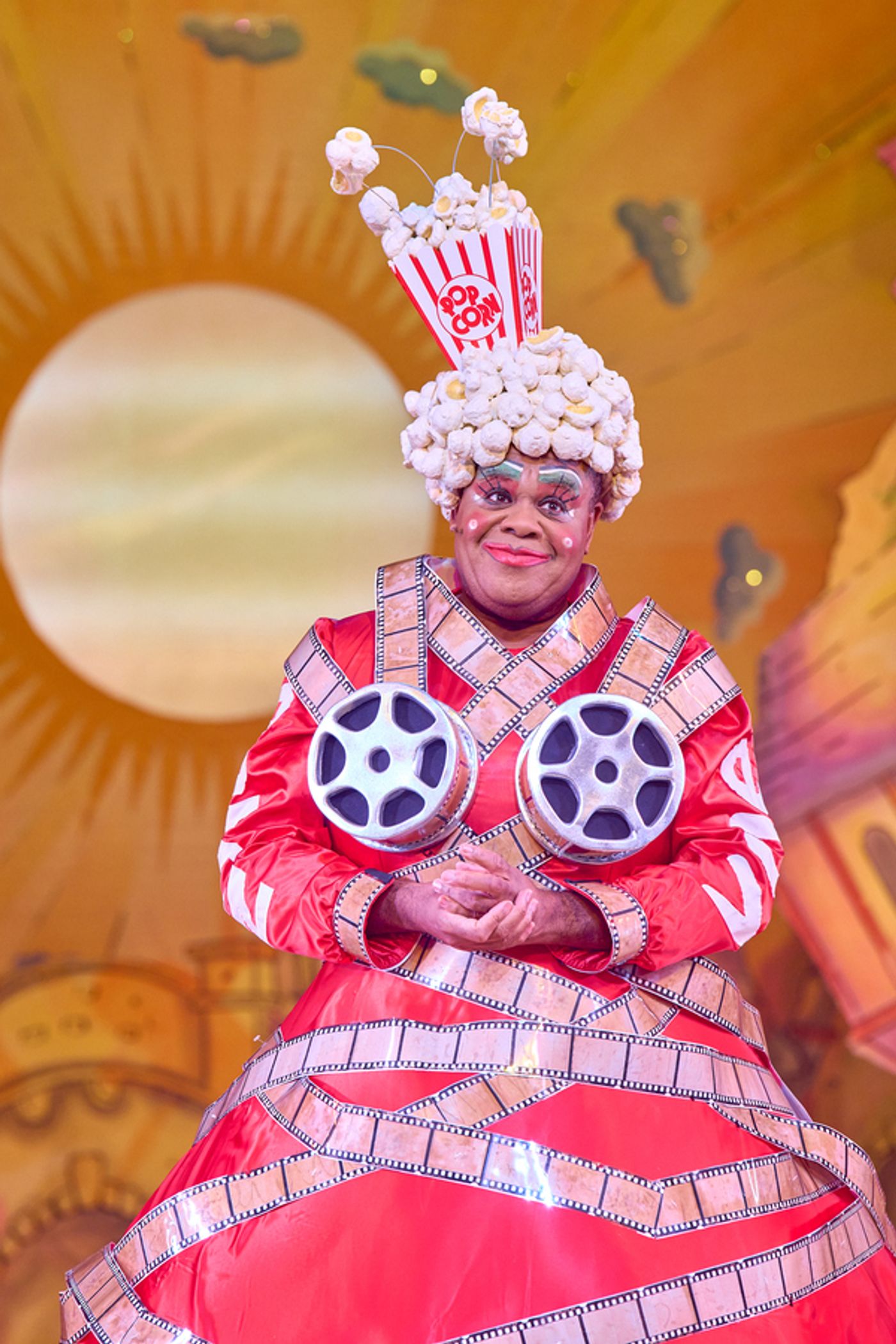 Photos: First Look at MOTHER GOOSE at Hackney Empire  Image