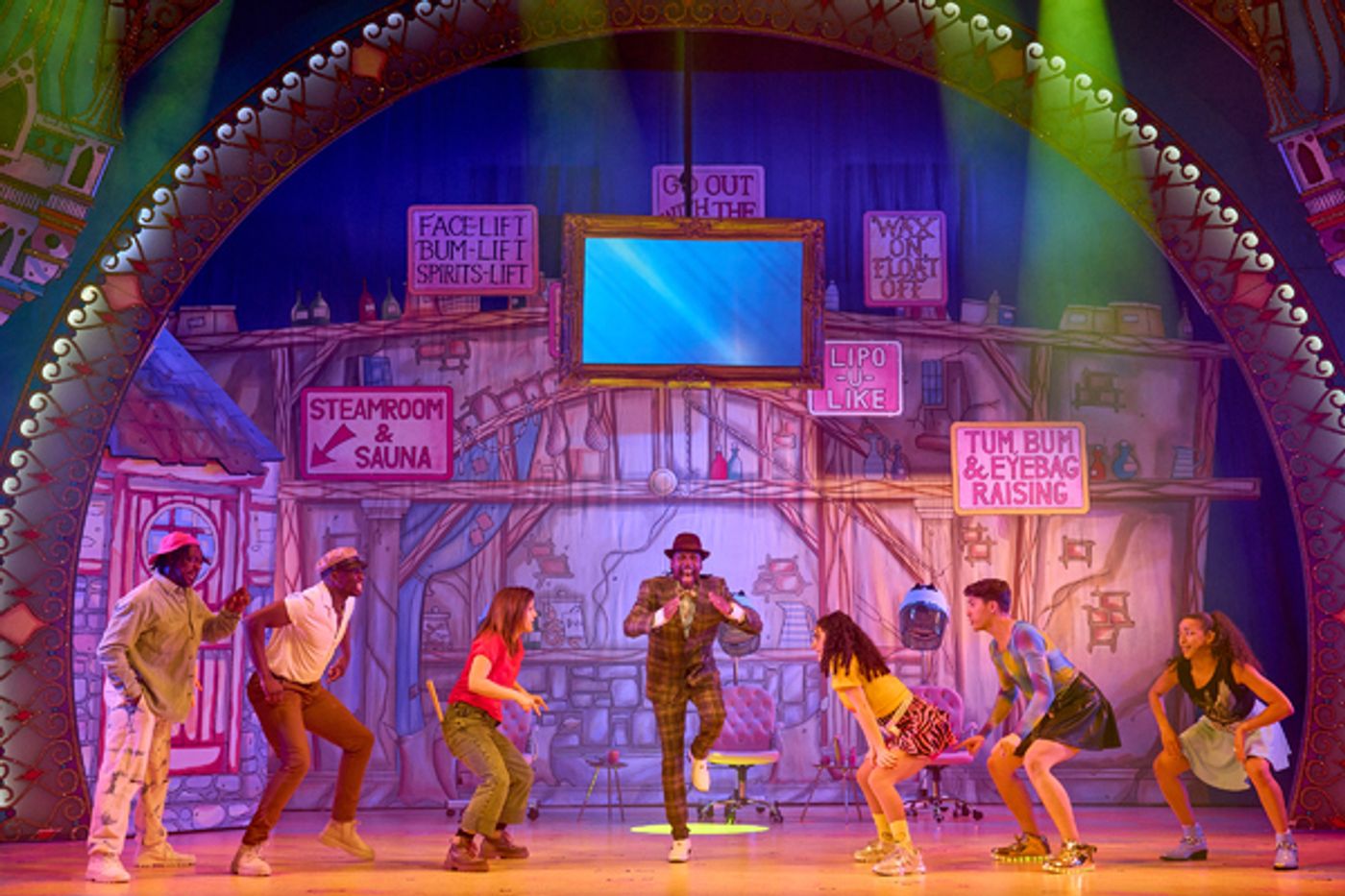 Photos: First Look at MOTHER GOOSE at Hackney Empire  Image