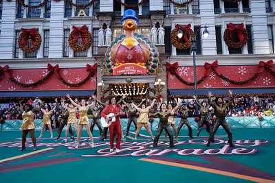 Will Swenson & the Cast of "A Beautiful Noise" Photo