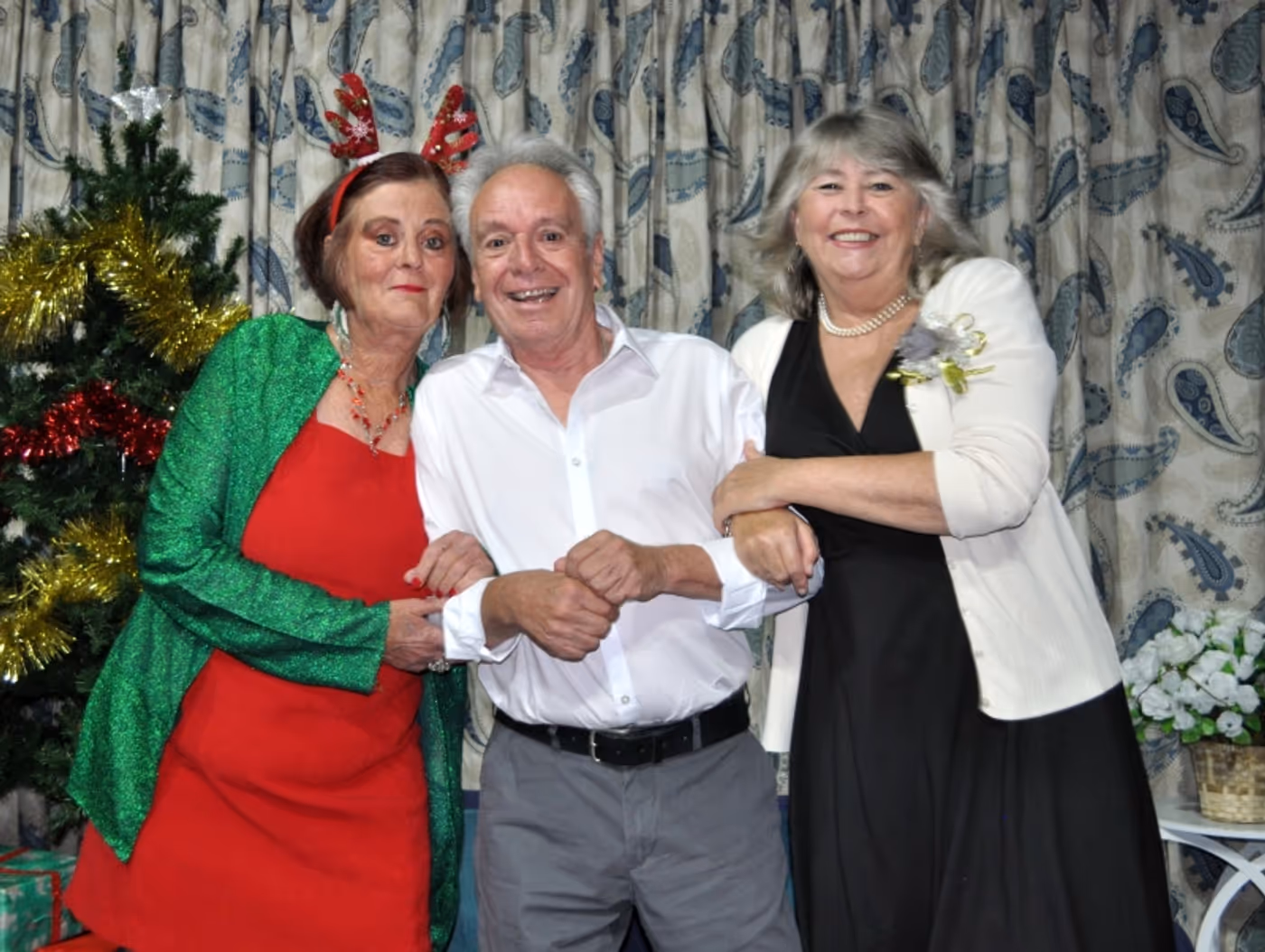 Review: LOVE AND MISTLETOE at Milnerton Playhouse Is a Fun Seasonal Comedy with Loads of Laughs  Image
