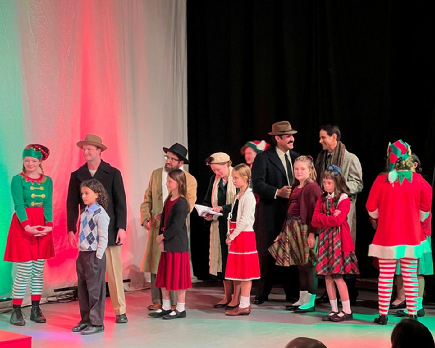 Photos: First Look At MIRACLE ON 34TH STREET At Theatrikos  Image