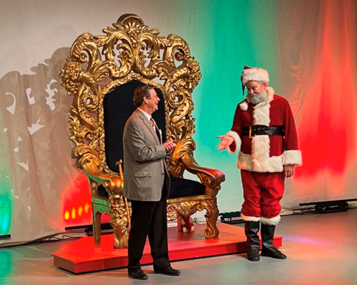 Photos: First Look At MIRACLE ON 34TH STREET At Theatrikos  Image