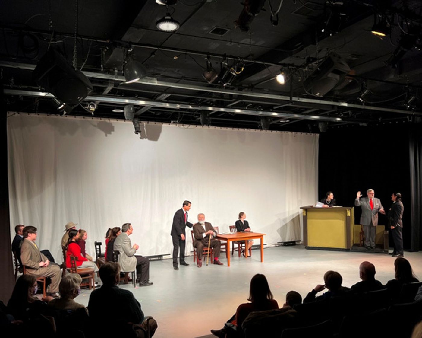Photos: First Look At MIRACLE ON 34TH STREET At Theatrikos  Image