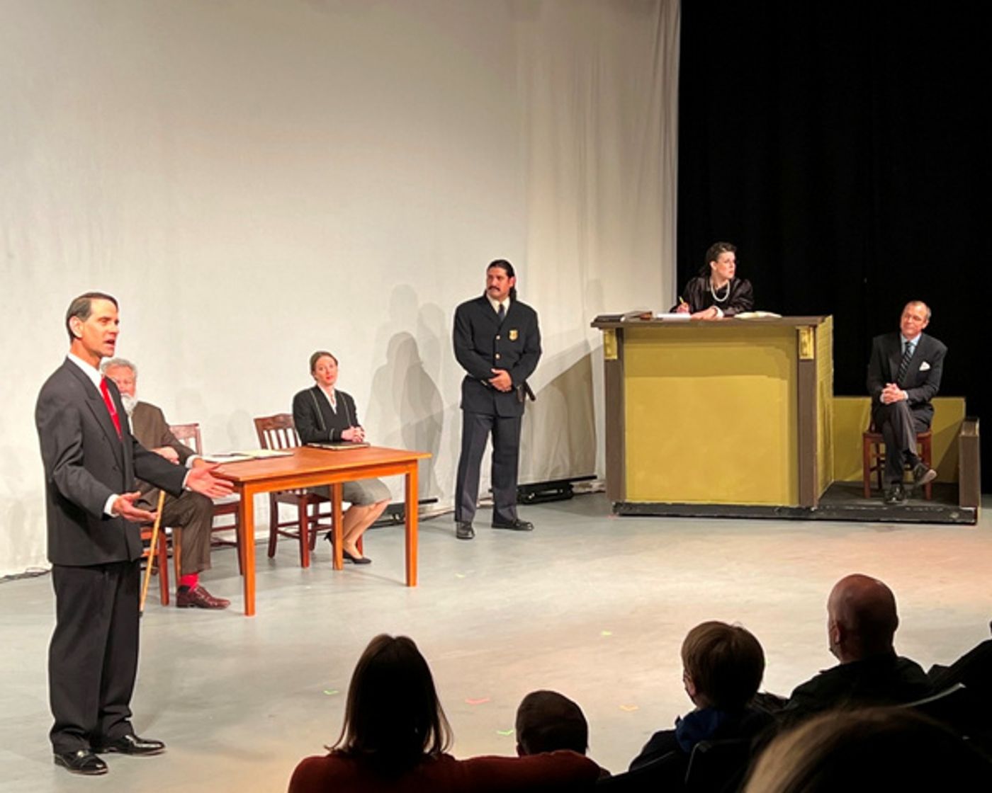 Photos: First Look At MIRACLE ON 34TH STREET At Theatrikos  Image