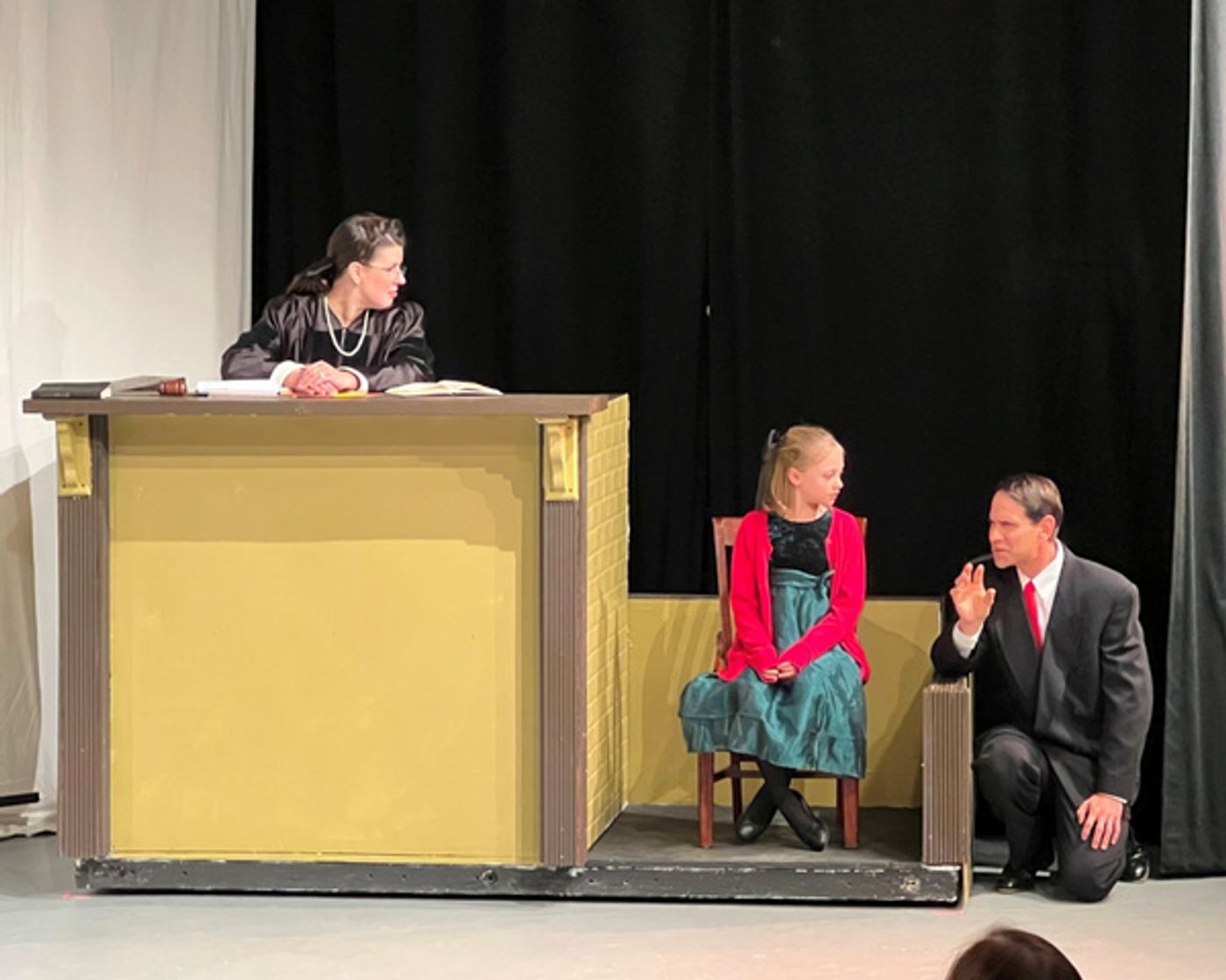 Photos: First Look At MIRACLE ON 34TH STREET At Theatrikos  Image