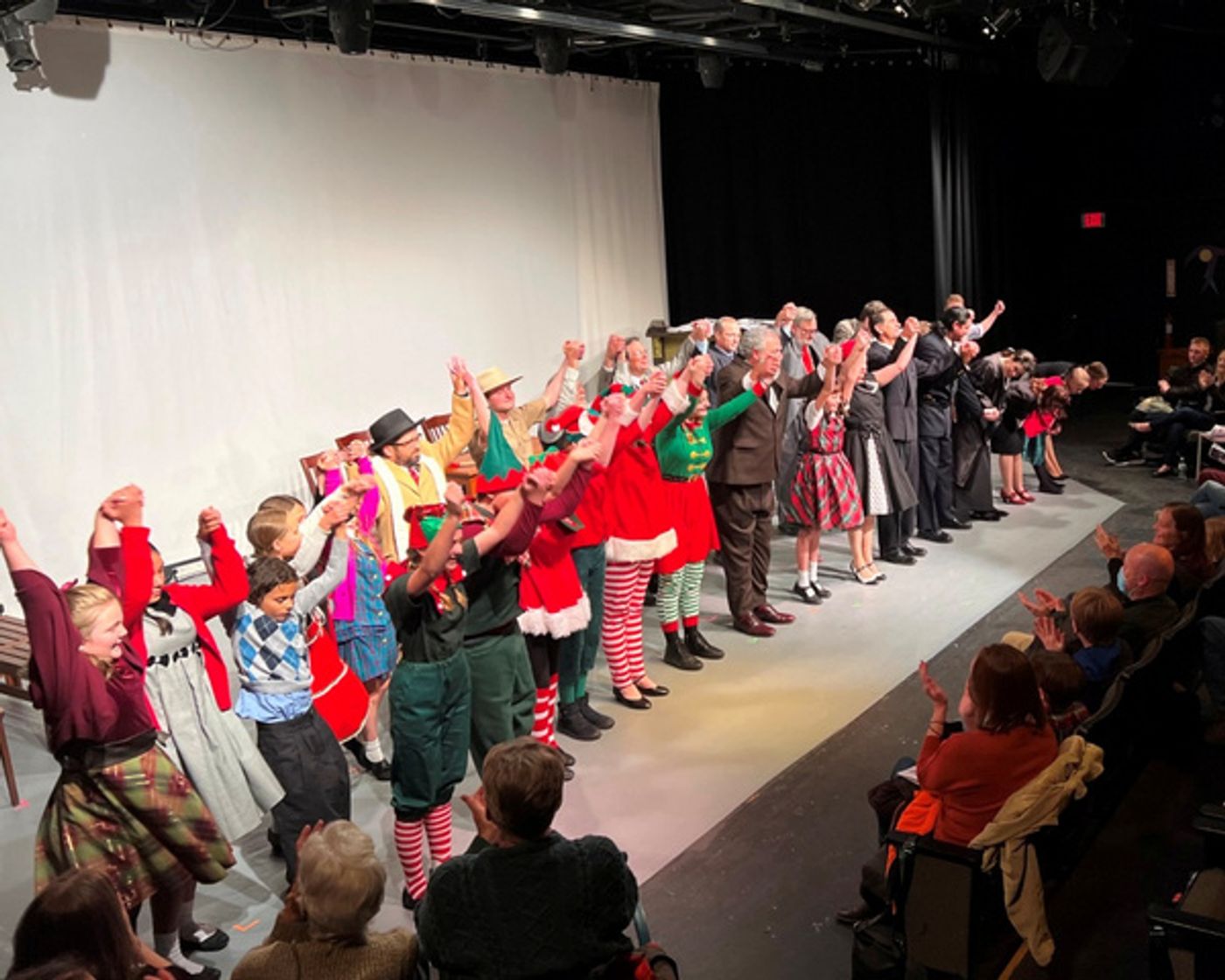 Photos: First Look At MIRACLE ON 34TH STREET At Theatrikos  Image