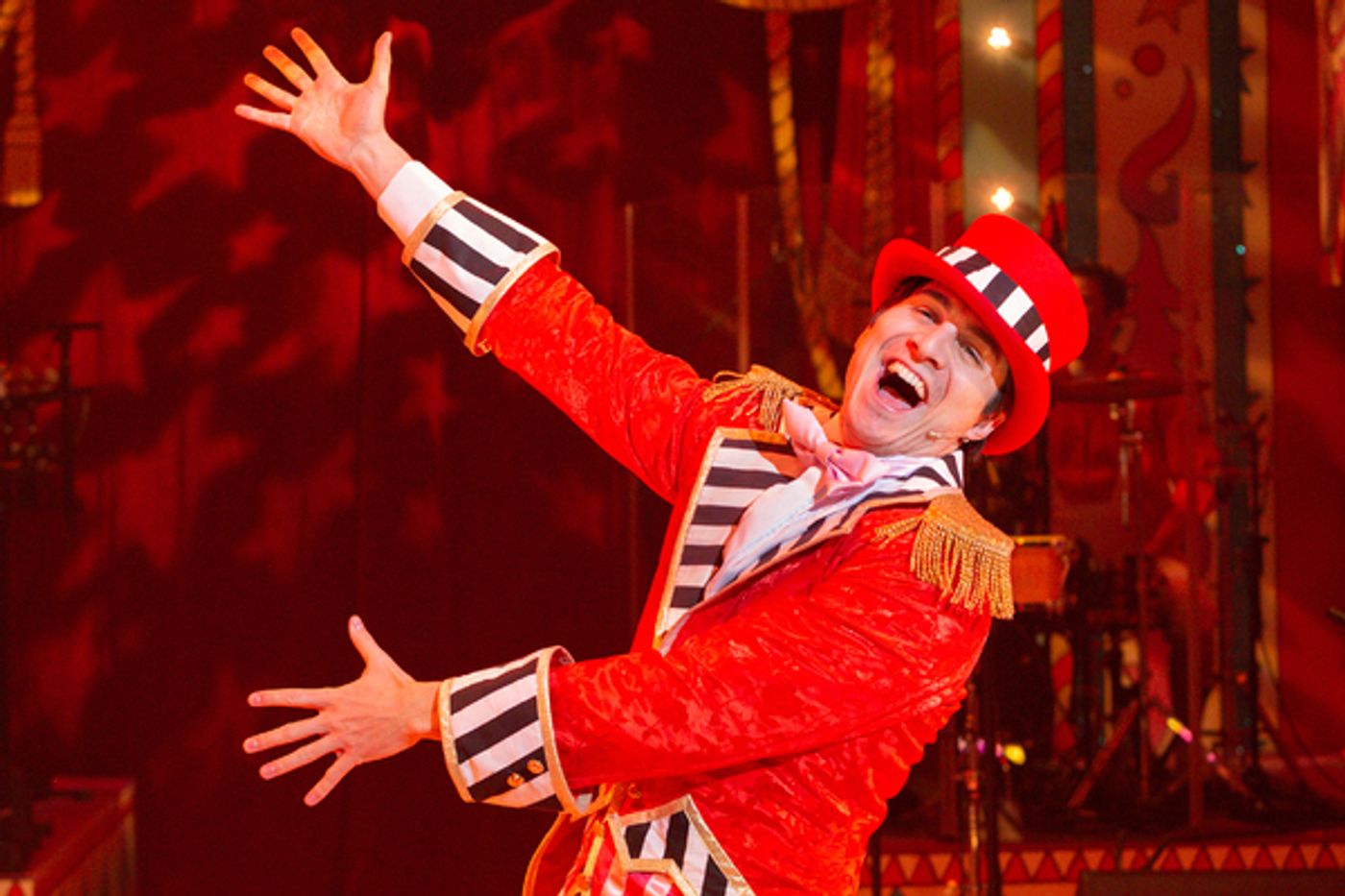 Photos: First Look At GOLDILOCKS AND THE THREE BEARS At The New Wolsey Theatre Ipswich  Image