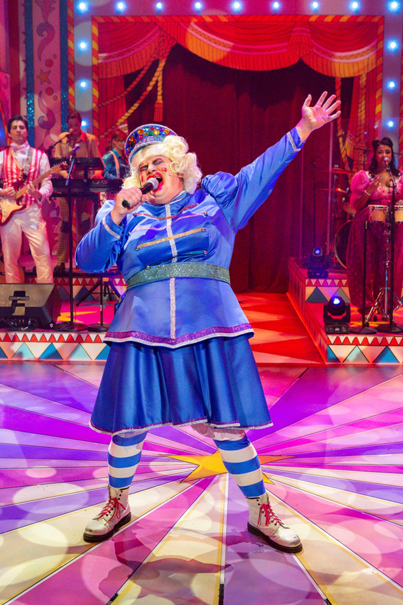 Photos: First Look At GOLDILOCKS AND THE THREE BEARS At The New Wolsey Theatre Ipswich  Image