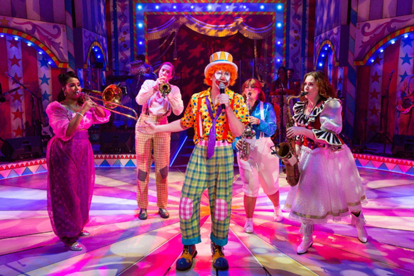 Photos: First Look At GOLDILOCKS AND THE THREE BEARS At The New Wolsey Theatre Ipswich  Image