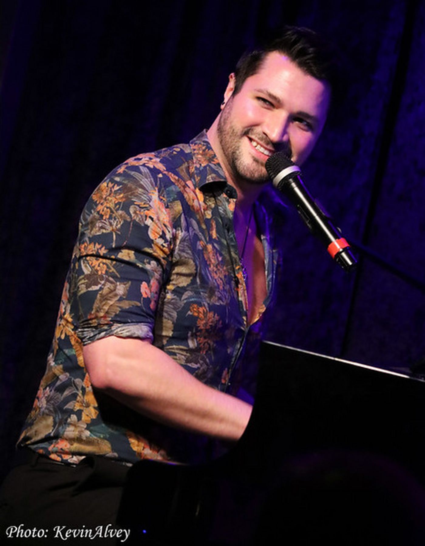 Photos: Cher Storms Birdland Theater As Impersonator Scott Townsend Takes the Stage!  Image