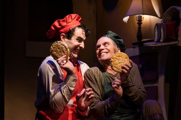 Koppany Pusztai as Toad and Christian Libonati as Frog. Photo