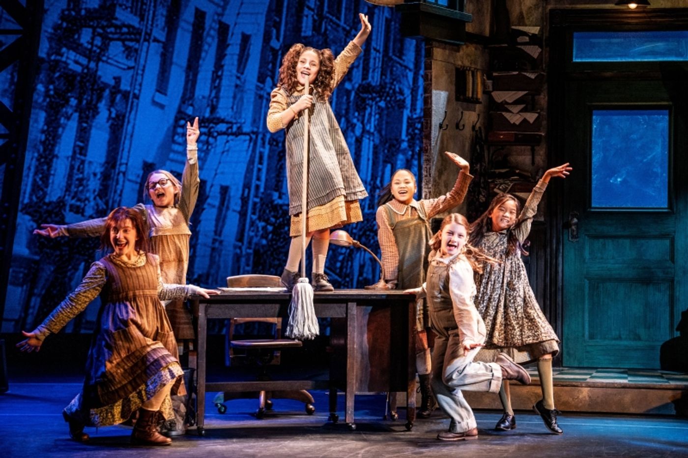 Review: ANNIE at Dolby Theatre  Image
