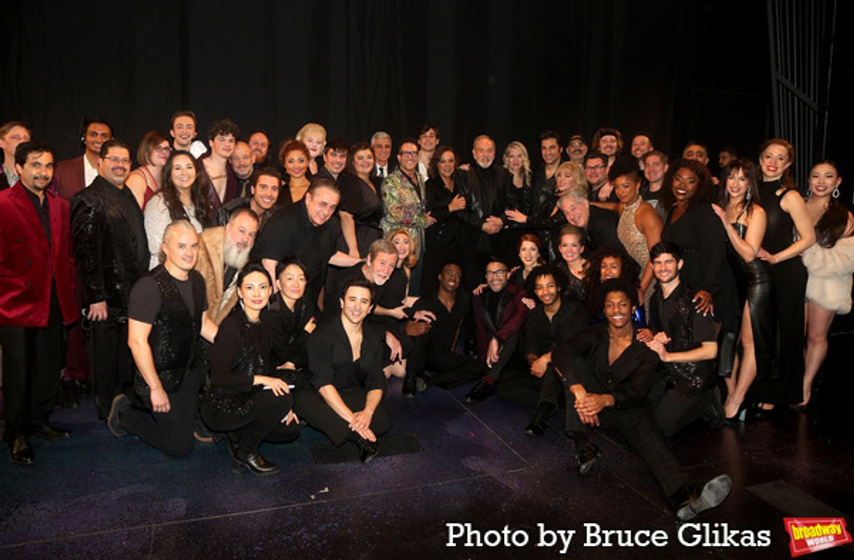 Neil Diamond poses with The Company of 'A Beautiful Noise' at 