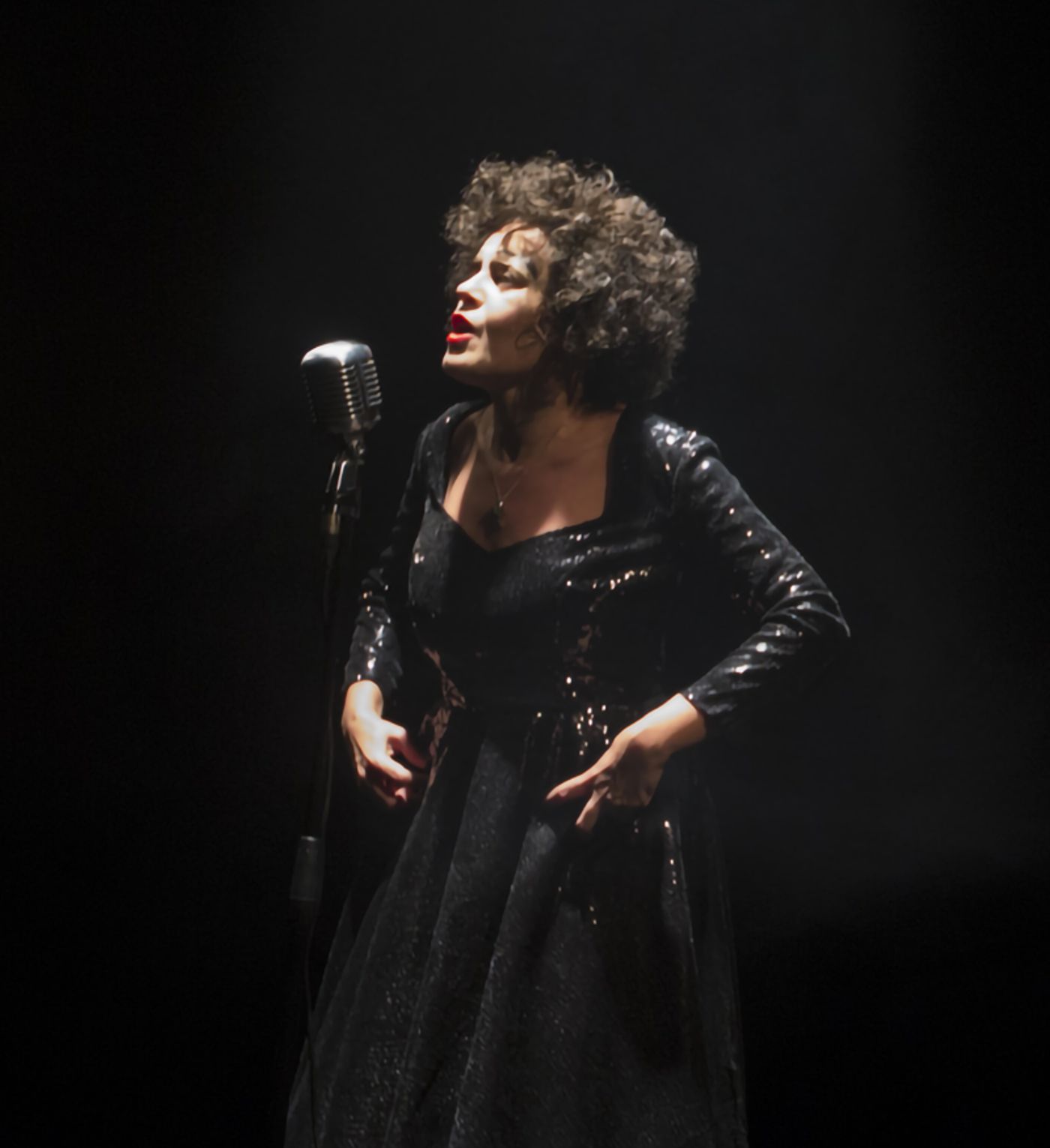 Review: EDITH PIAF L'USIGNOLO NON CANTA PIÙ all' OFF/OFF THEATRE Review: EDITH PIAF L'USIGNOLO NON CANTA PIÙ all' OFF/OFF THEATRE Image