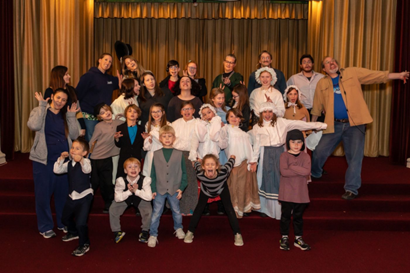 Photos: First look at Rise Up Art Alliance's A CHRISTMAS CAROL Photos: First look at Rise Up Art Alliance's A CHRISTMAS CAROL Image