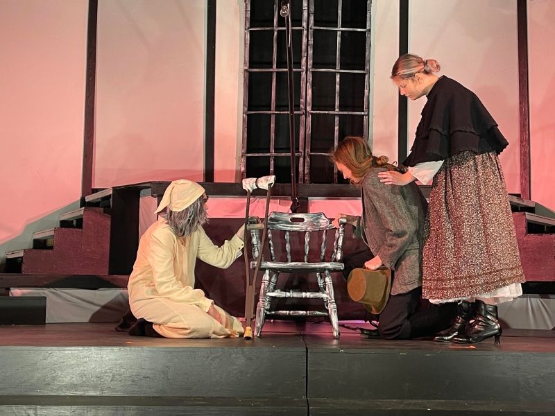 Review: A CHRISTMAS CAROL at Conway Junior High School Entertains with a Few Jump Scares  Image
