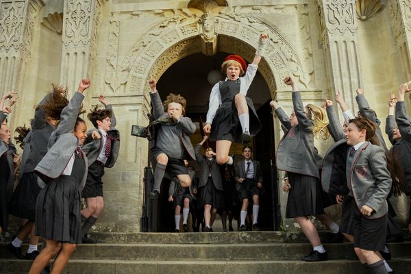Photos: Netflix Shares New MATILDA THE MUSICAL Film Stills — photo 9 of 17