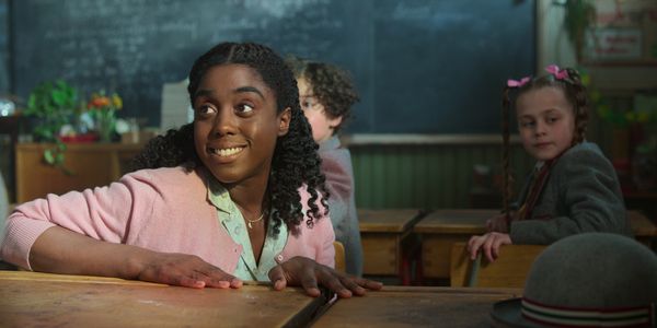 Photos: Netflix Shares New MATILDA THE MUSICAL Film Stills — photo 3 of 17