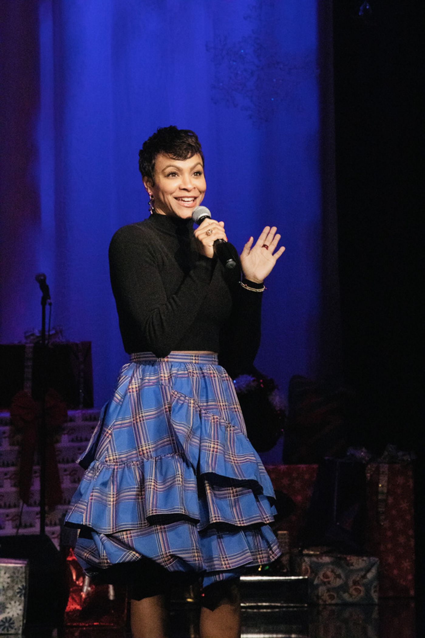 Photos: Carly Hughes, Gabrielle Ruiz & More Help Raise $50,000 For The Homeless In LA at Broadway To The Rescue  Image