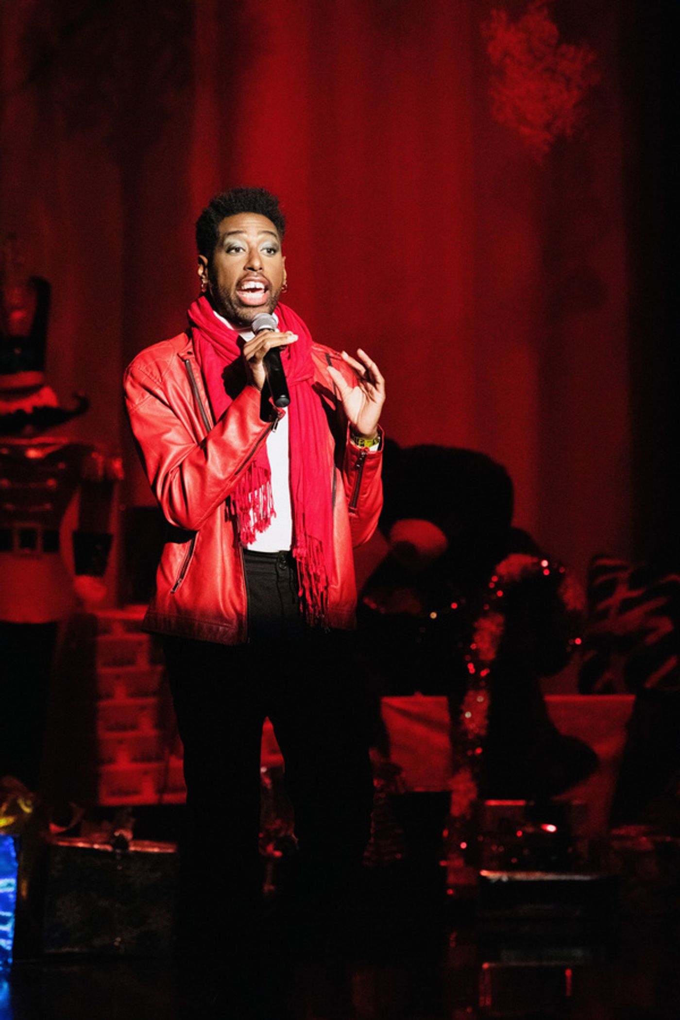 Photos: Carly Hughes, Gabrielle Ruiz & More Help Raise $50,000 For The Homeless In LA at Broadway To The Rescue  Image