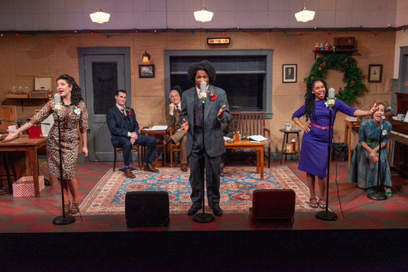 Photos: First Look At IT'S A WONDERFUL LIFE: A LIVE RADIO PLAY At The Gamm Theatre  Image