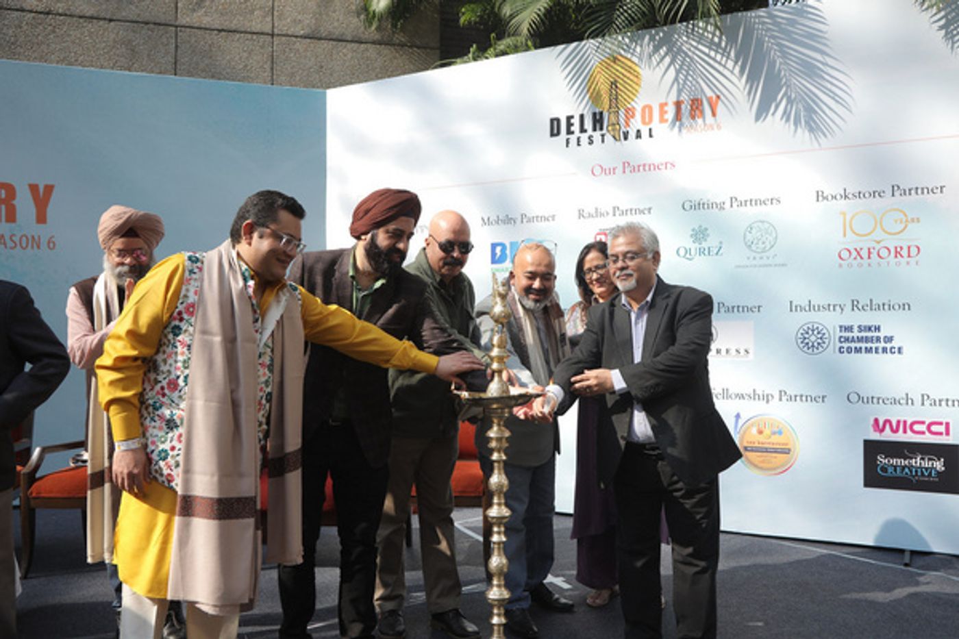 Photos: DEHLI POETRY FESTIVAL Season 6 Celebrates The Magical Power Of Poetry Photos: DEHLI POETRY FESTIVAL Season 6 Celebrates The Magical Power Of Poetry Image