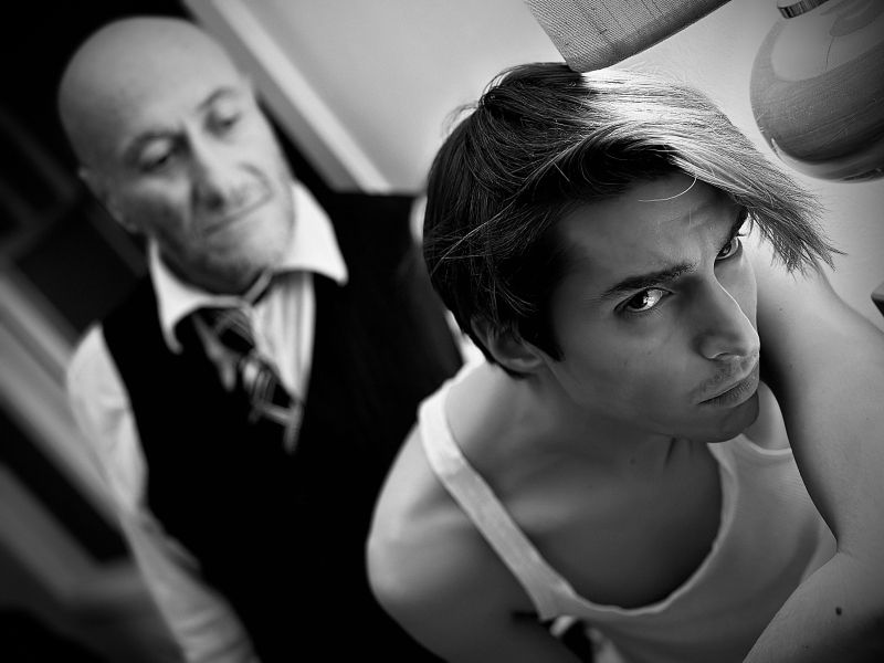 Review: IN CASA CON CLAUDE 3.0 al Teatro Lo Spazio Review: IN CASA CON CLAUDE 3.0 al Teatro Lo Spazio Image