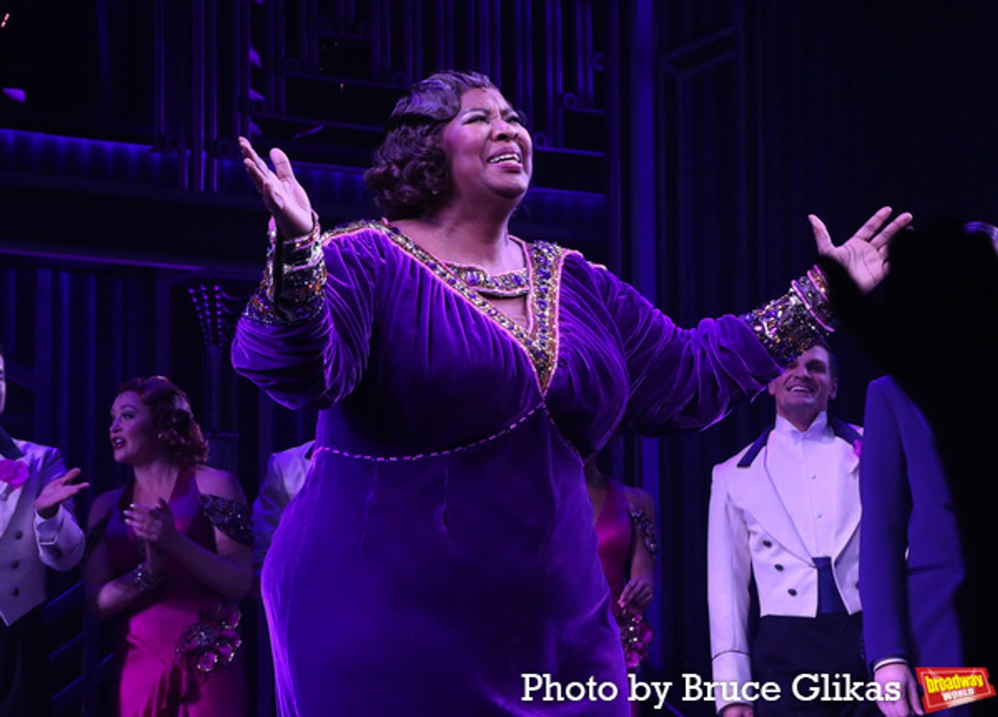 Photos: The Cast of SOME LIKE IT HOT Takes Their Opening Night Bows  Image
