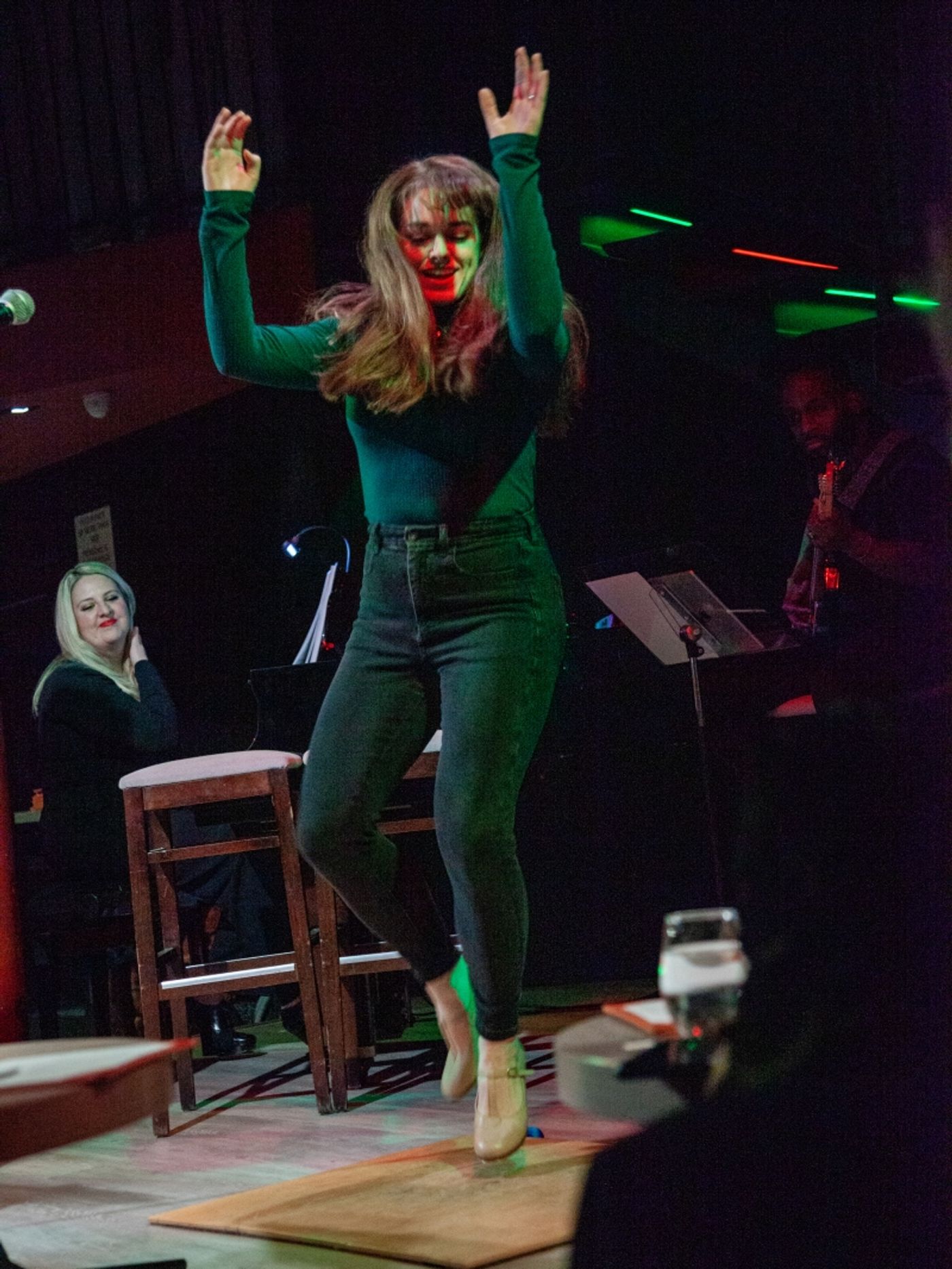 Review: Abigail Brooks Makes NYC Debut With JOYFUL AND TRIUMPHANT at Chelsea Table + Stage  Image