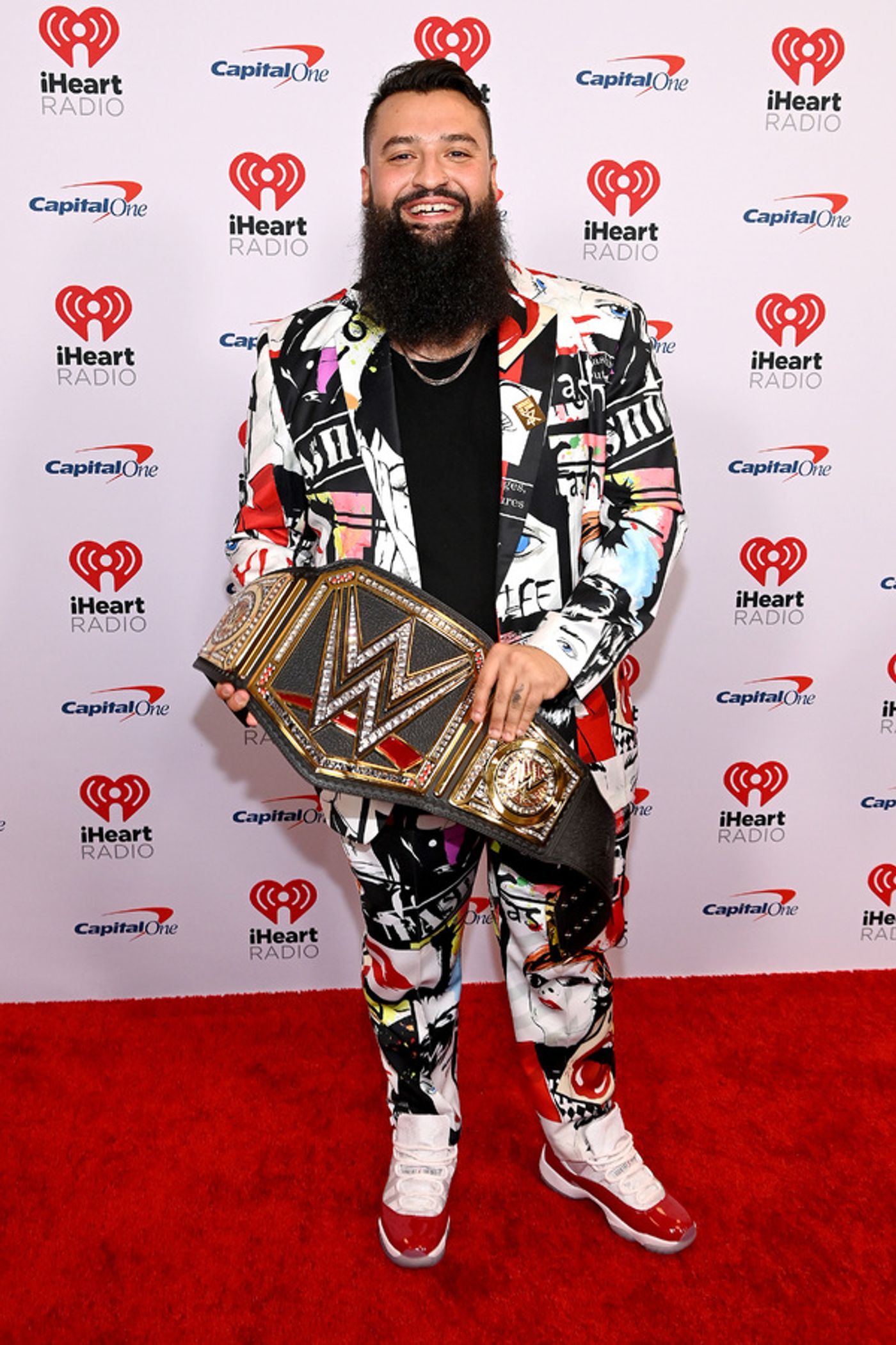 Photos: Dove Cameron, Dua Lipa & More Attend iHeart Radio's Jingle Ball  Image