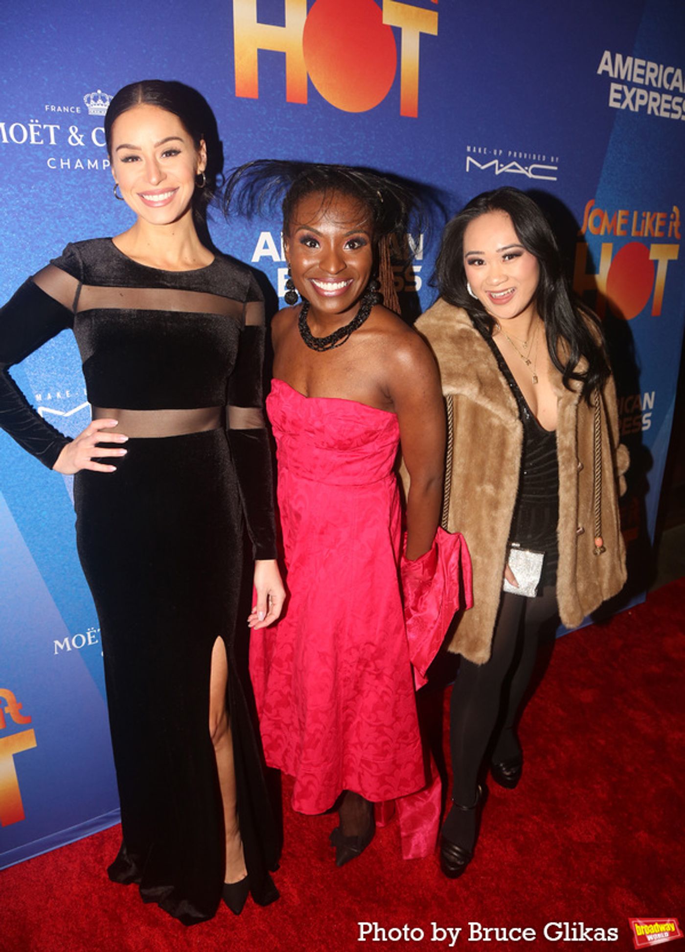 Photos: On the Red Carpet of SOME LIKE IT HOT Opening Night  Image