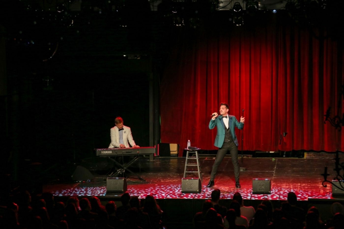 Review: MATT ROGERS: HAVE YOU HEARD OF CHRISTMAS? at Varsity Theater  Image