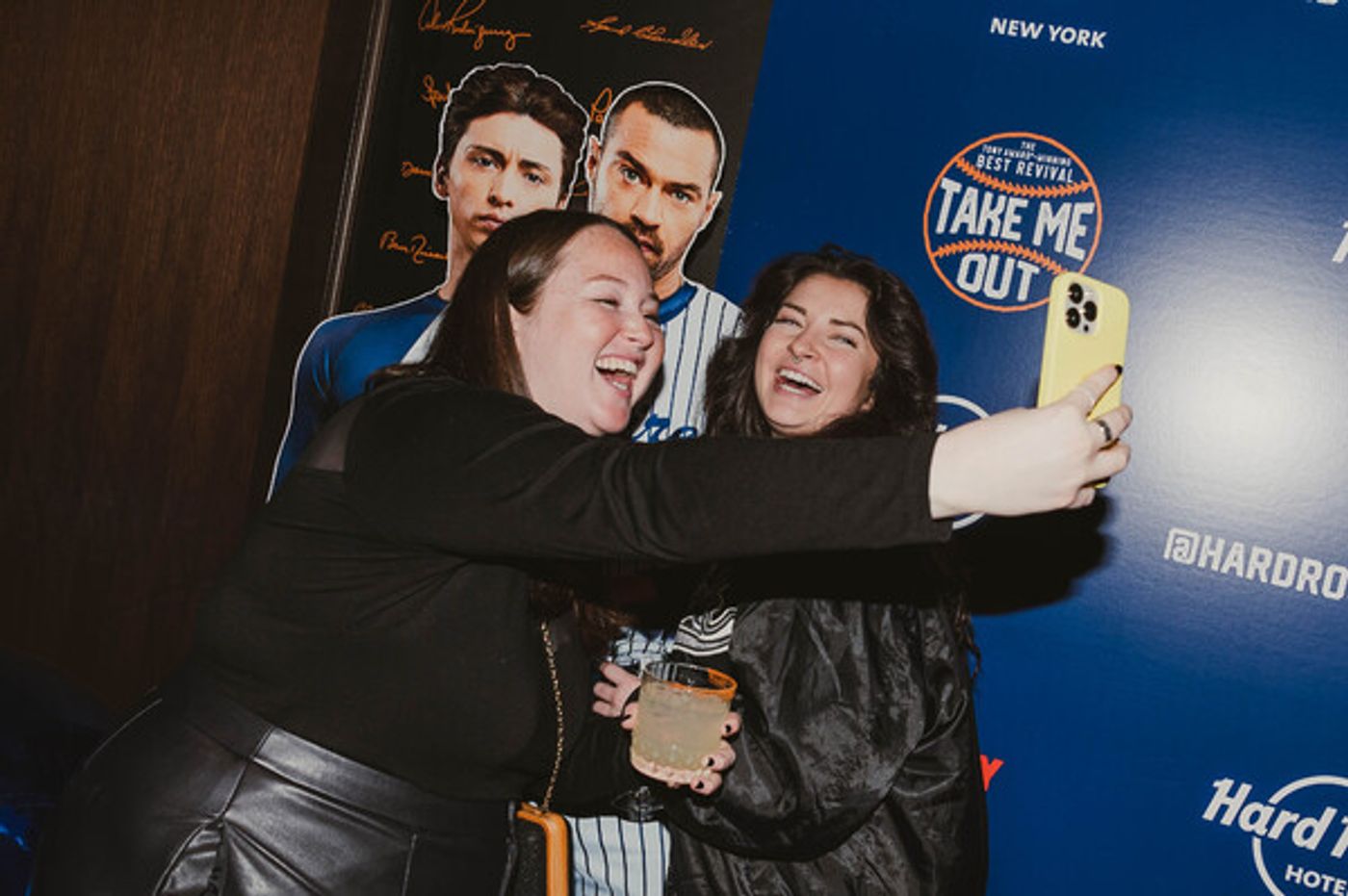 Photos: TAKE ME OUT Hosts Special Influencer Event Photos: TAKE ME OUT Hosts Special Influencer Event Image