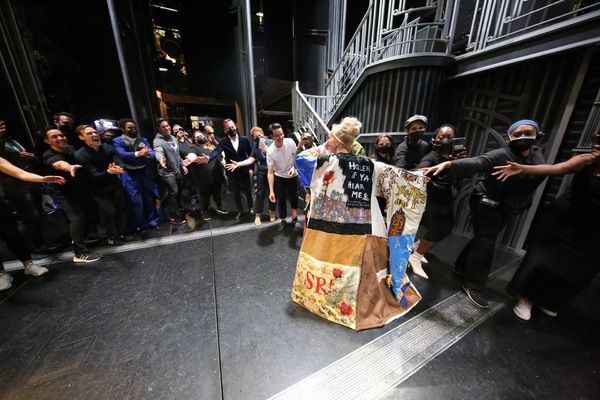 Photos: Inside the SOME LIKE IT HOT Legacy Robe Ceremony  Image