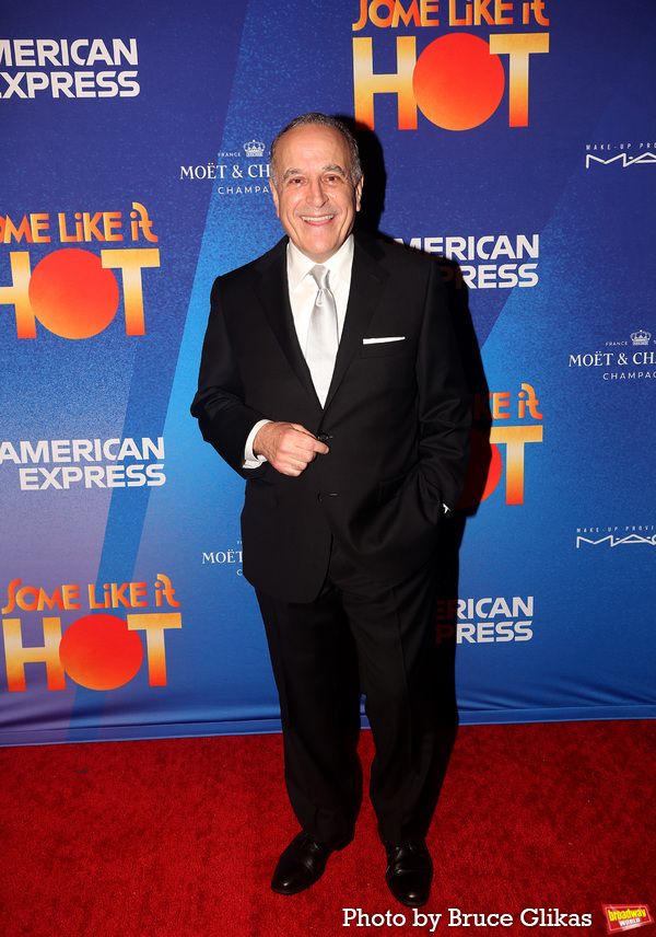 Photos: SOME LIKE IT HOT Cast Strikes a Pose on Opening Night — photo 28 of 86