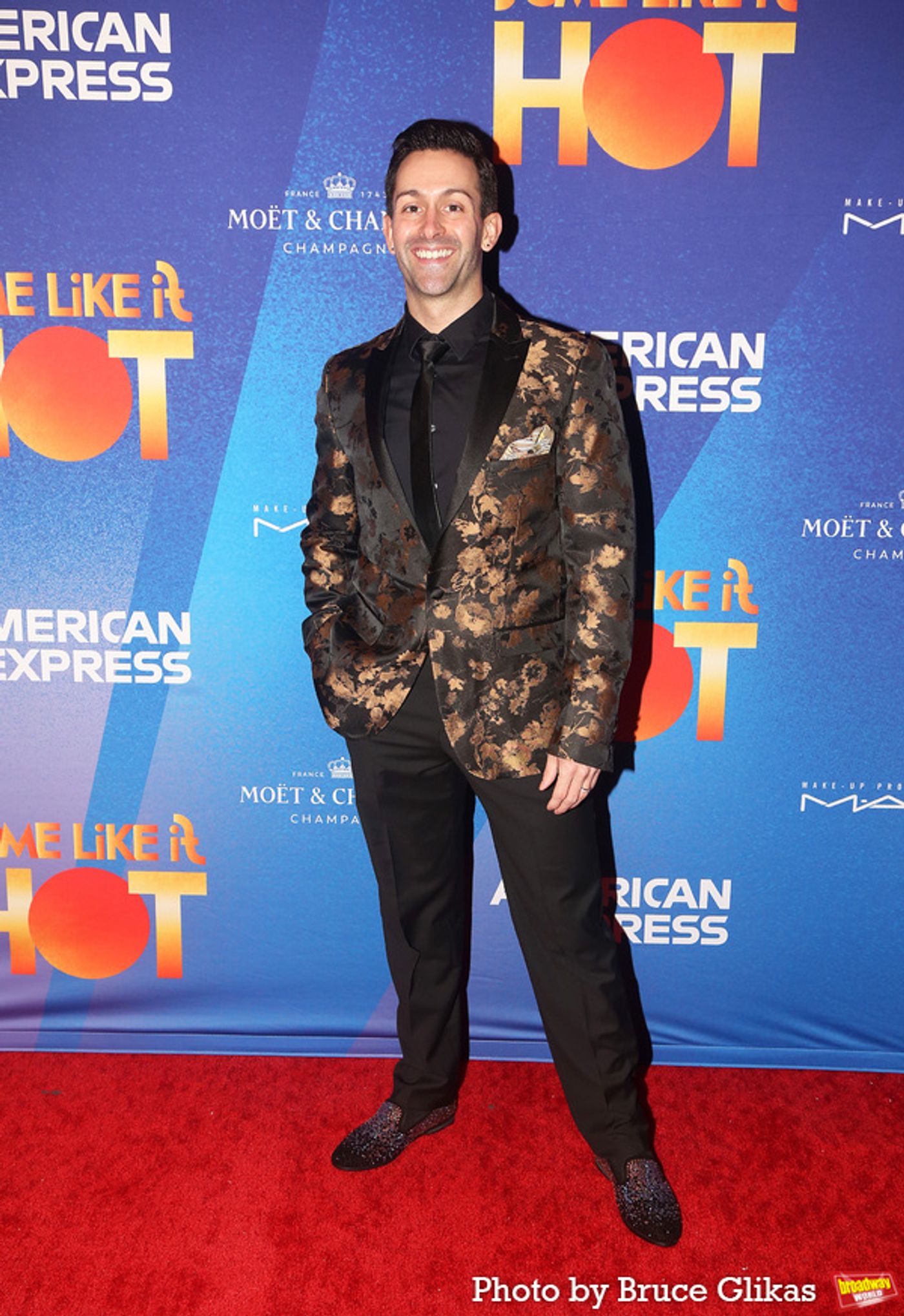 Photos: SOME LIKE IT HOT Cast Strikes a Pose on Opening Night  Image