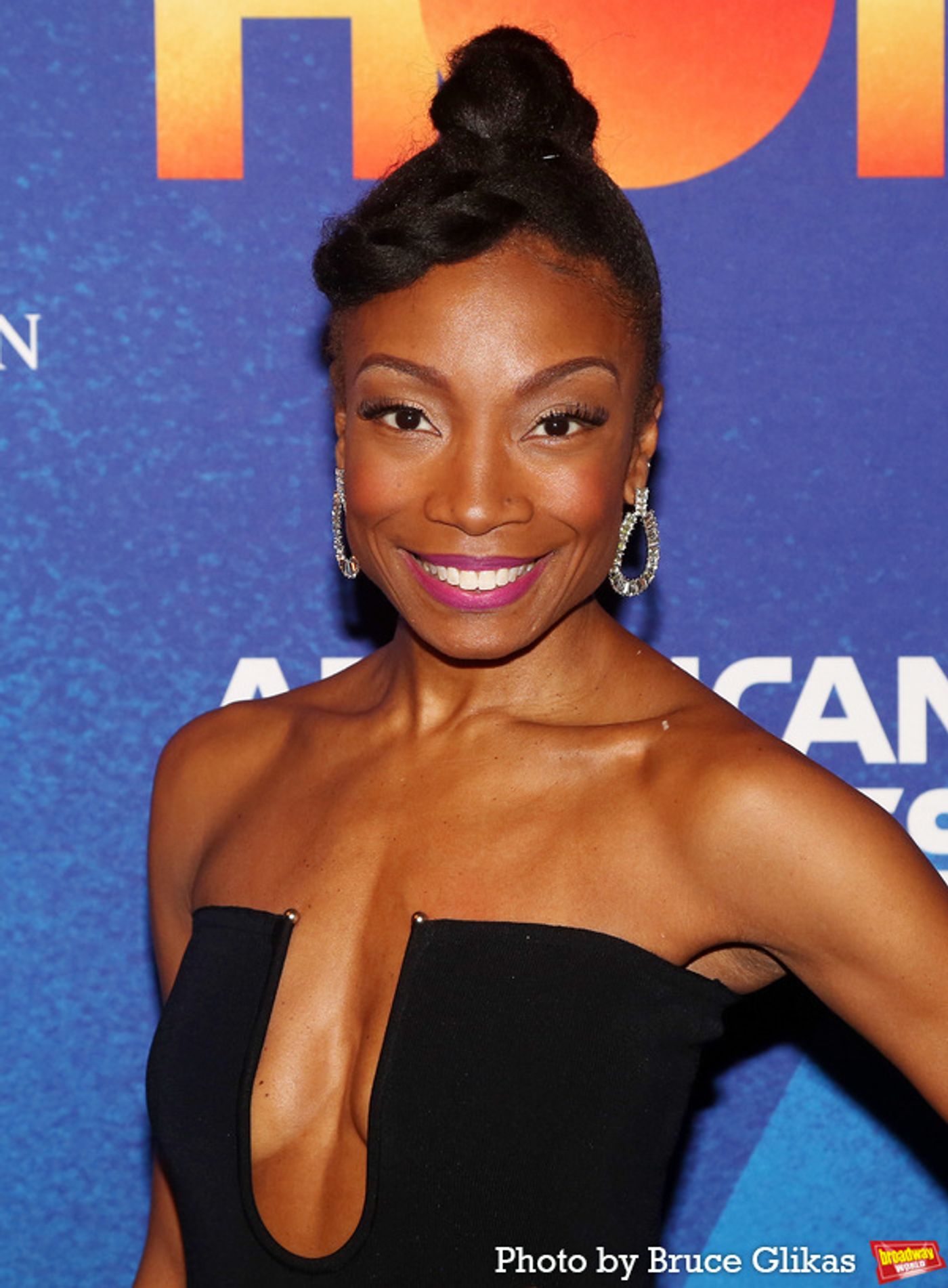 Photos: SOME LIKE IT HOT Cast Strikes a Pose on Opening Night  Image