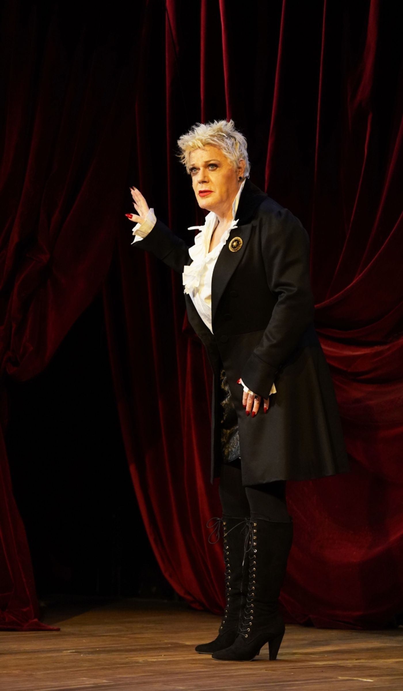 Extension Announced For Eddie Izzard In Charles Dickens' GREAT EXPECTATIONS; Plus New Photos! Extension Announced For Eddie Izzard In Charles Dickens' GREAT EXPECTATIONS; Plus New Photos! Image