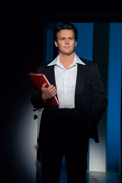 Jonathan Groff Photo