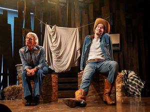 Onni Johnson and John Kroft @ BroadwayWorld Onni Johnson and John Kroft Photo