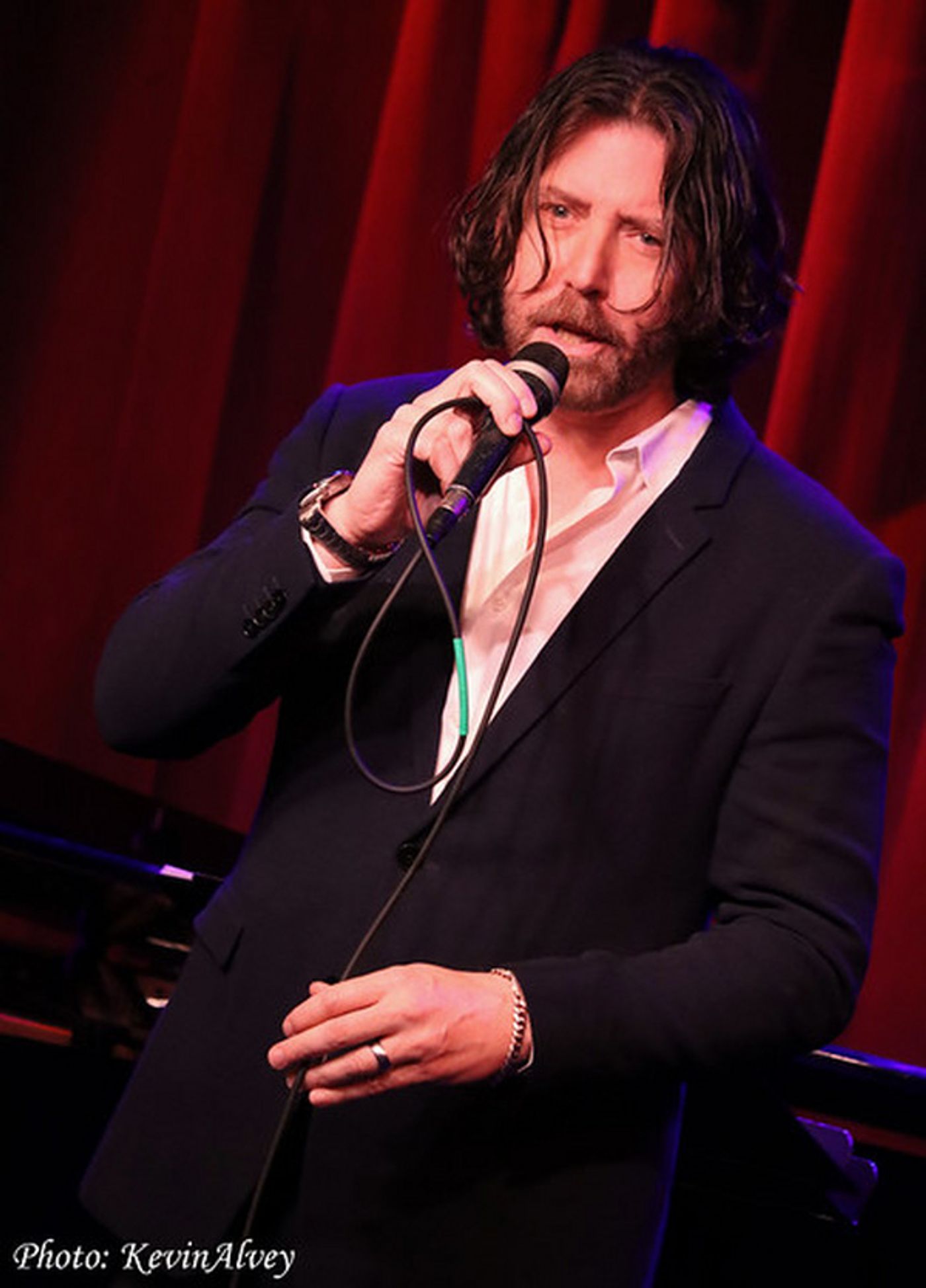 Photos: James Barbour Celebrates The Season At Birdland  Image