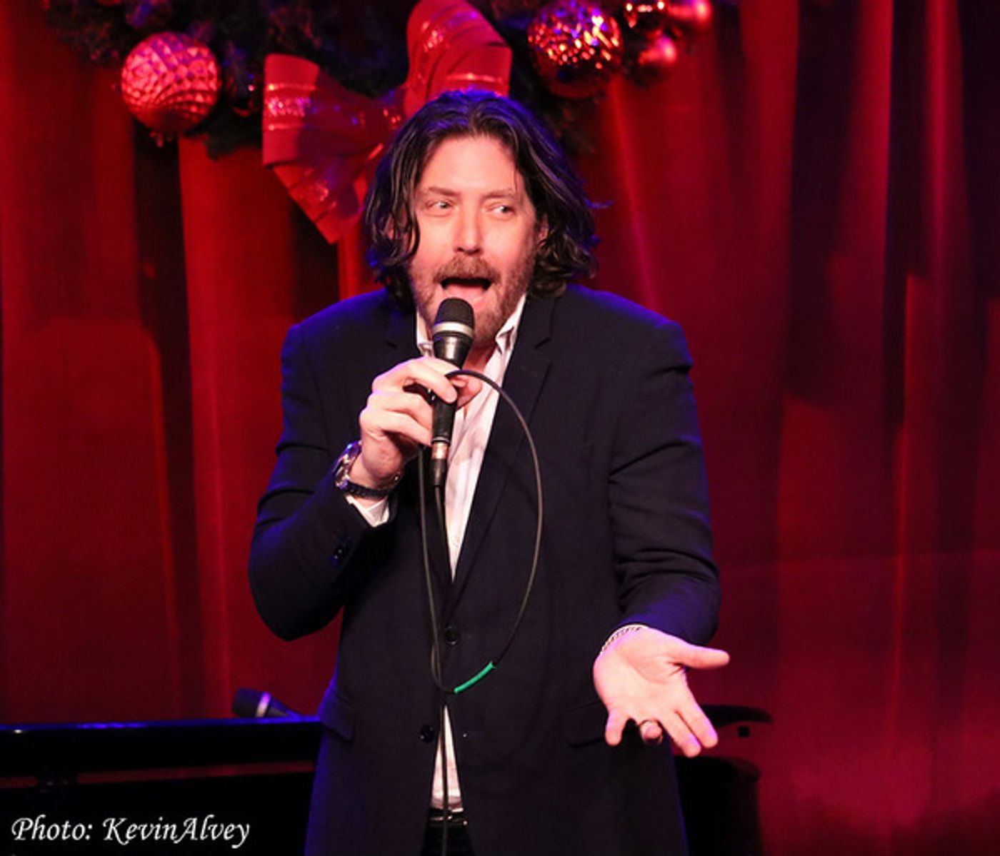 Photos: James Barbour Celebrates The Season At Birdland  Image